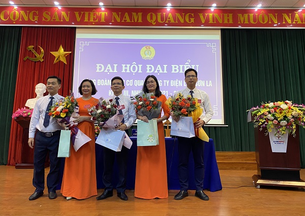 Đổi mới nội dung và phương thức hoạt động, nâng cao chất lượng hoạt động của tổ chức và đội ngũ cán bộ công đoàn